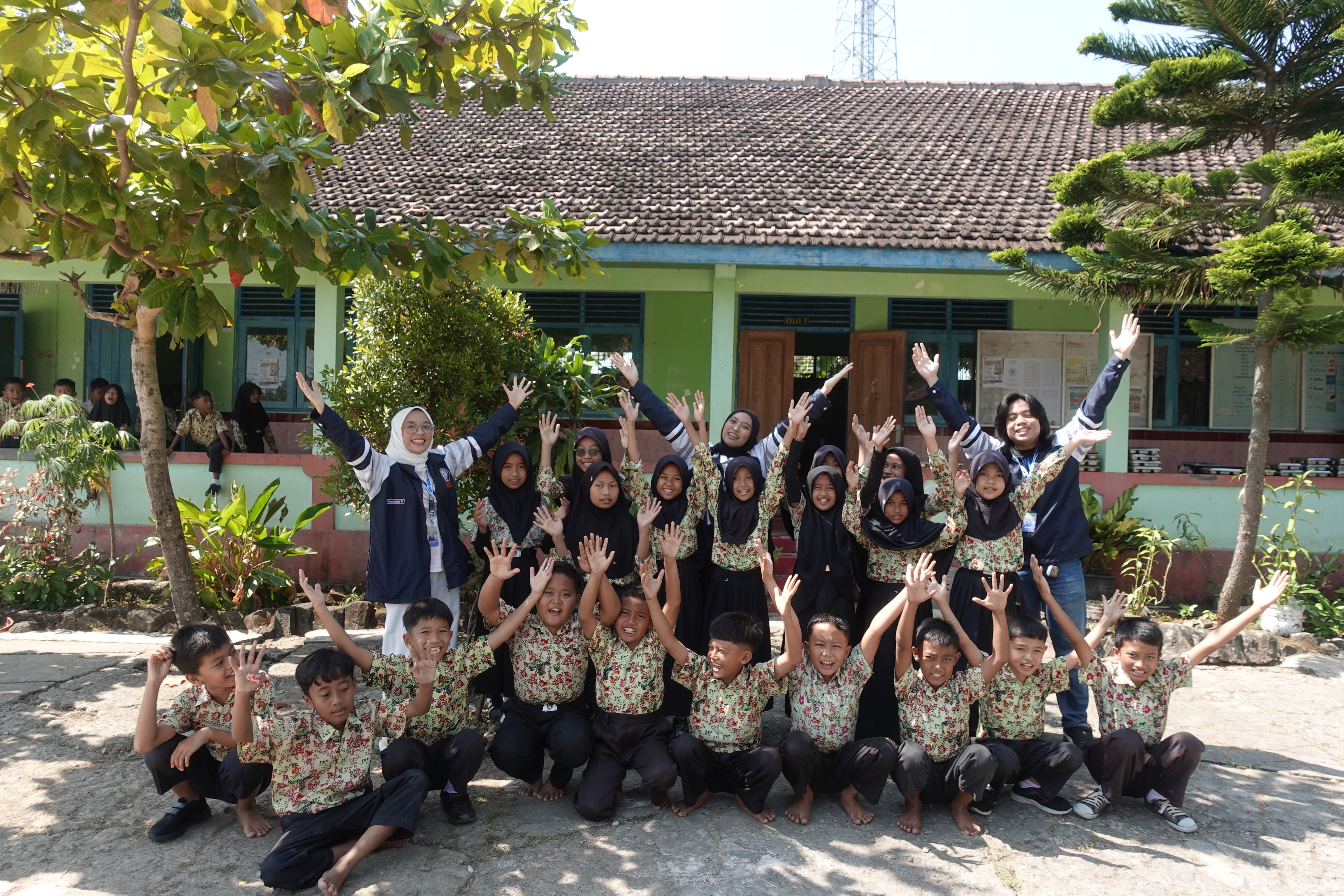 Tim II KKN Universitas Diponegoro Berpartisipasi dalam Kegiatan MPLS di SD Negeri Bade 02